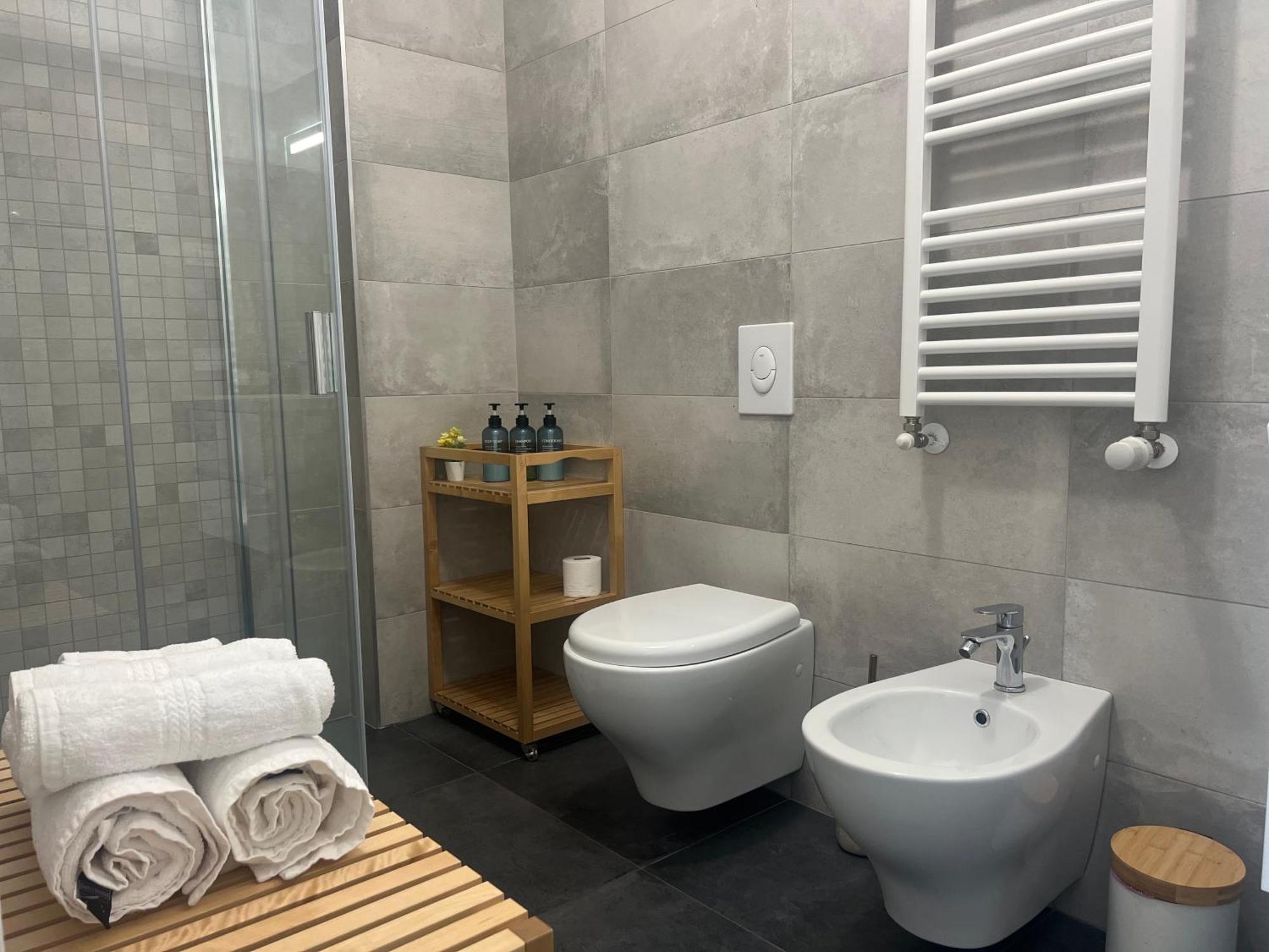 Regina Milano In Melegnano - Wifi, Breakfast Box And Terrace Apartamento Exterior foto