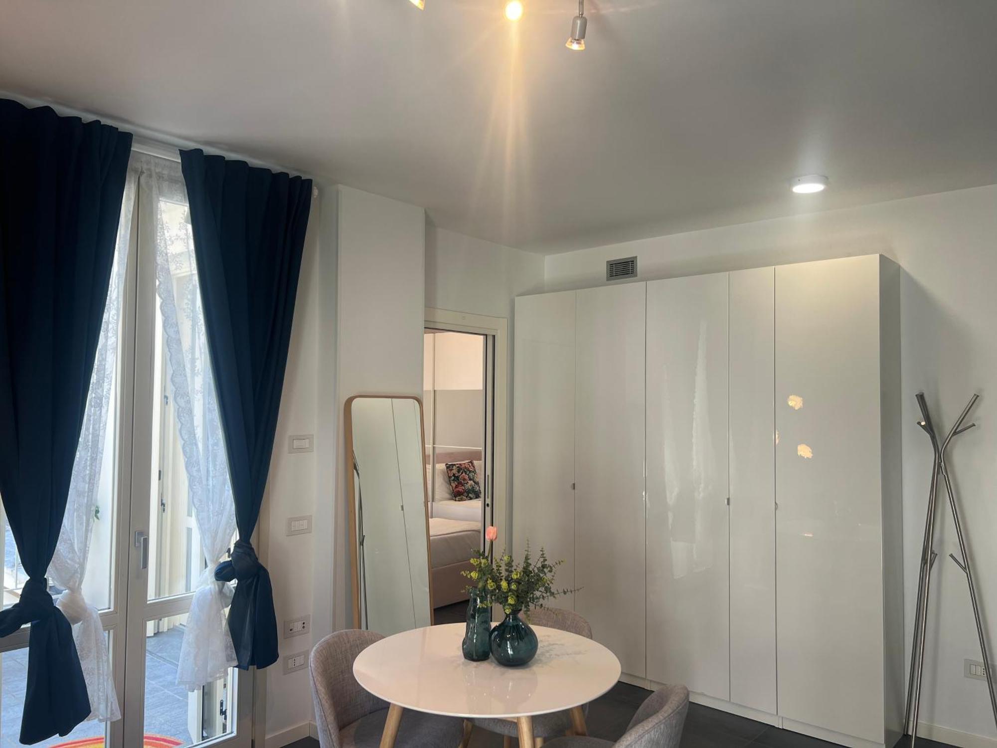 Regina Milano In Melegnano - Wifi, Breakfast Box And Terrace Apartamento Exterior foto