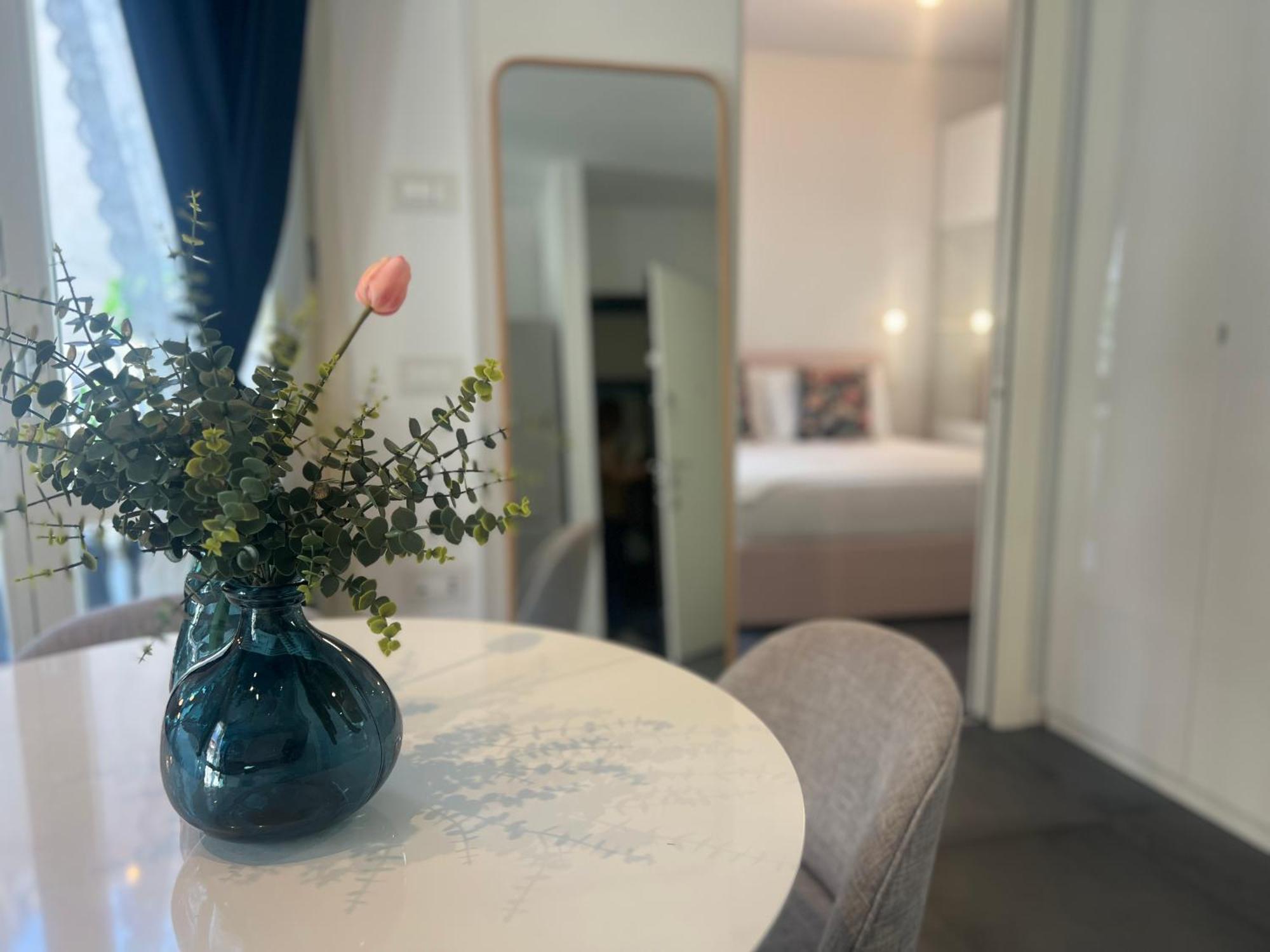 Regina Milano In Melegnano - Wifi, Breakfast Box And Terrace Apartamento Exterior foto