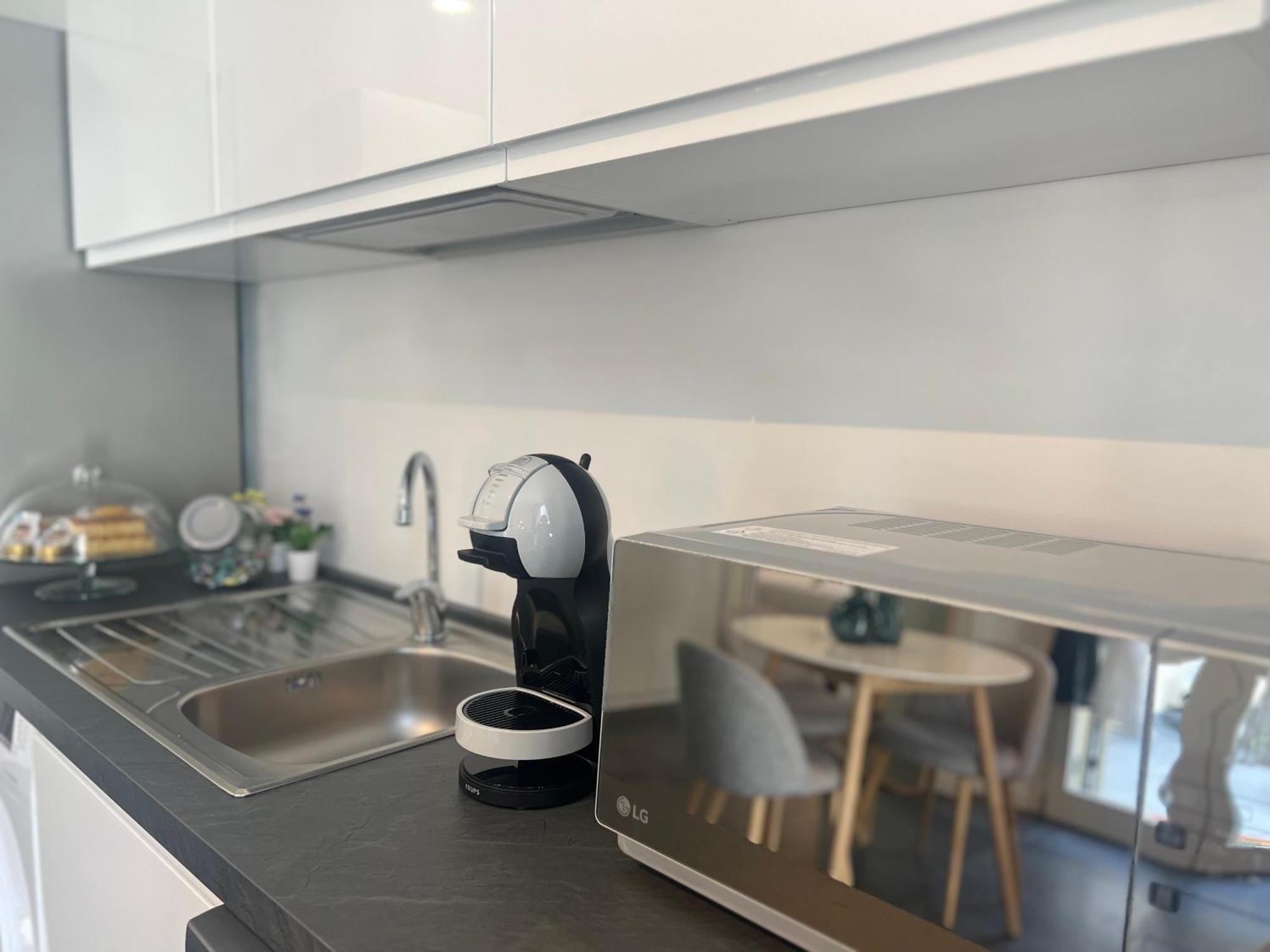 Regina Milano In Melegnano - Wifi, Breakfast Box And Terrace Apartamento Exterior foto